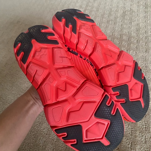 Under Armour Level Series Sneakers - Picture 4 of 4